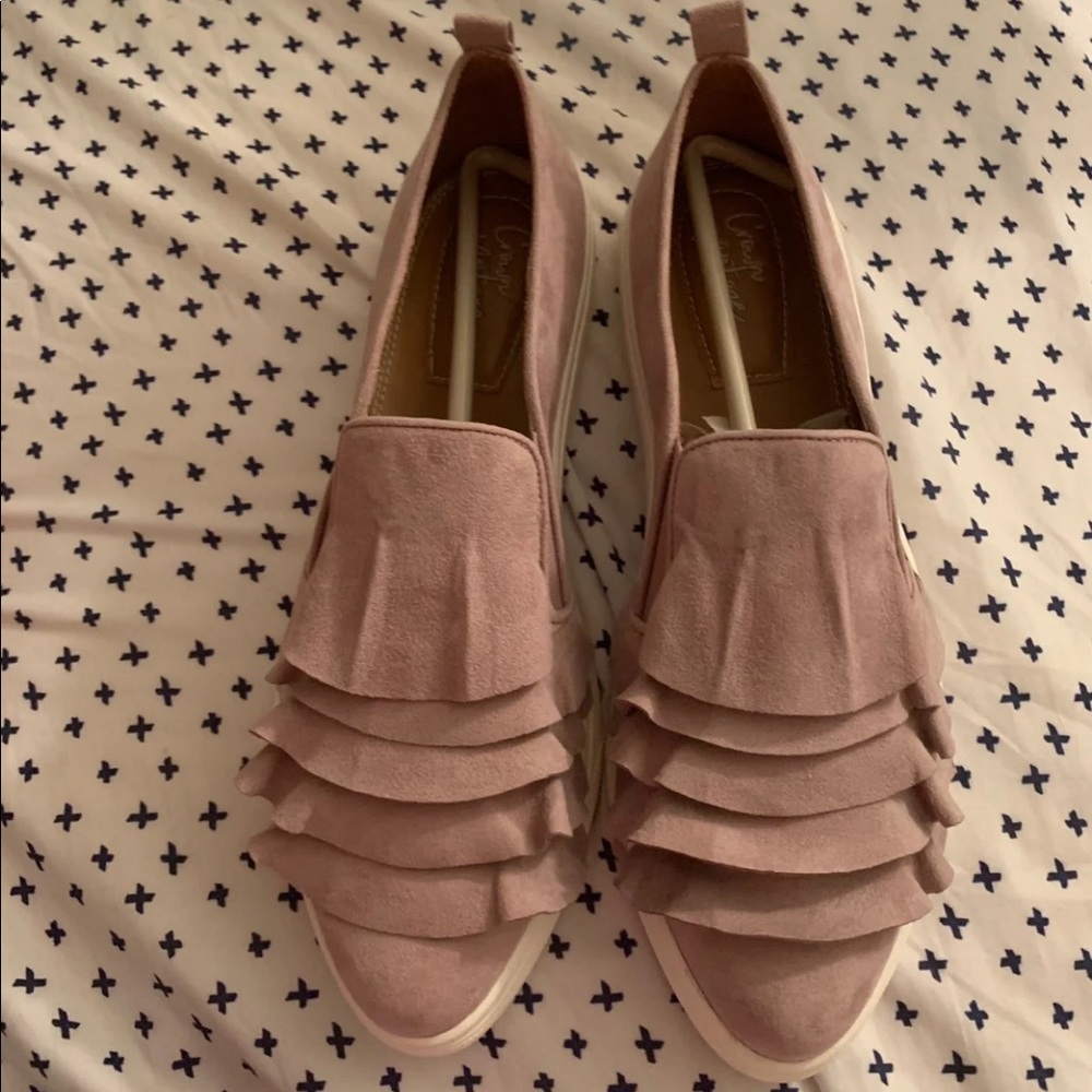 Crown vintage slip on